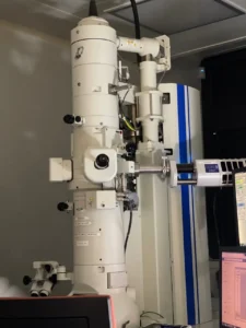 Microscope Optique à Lumière Polarisée