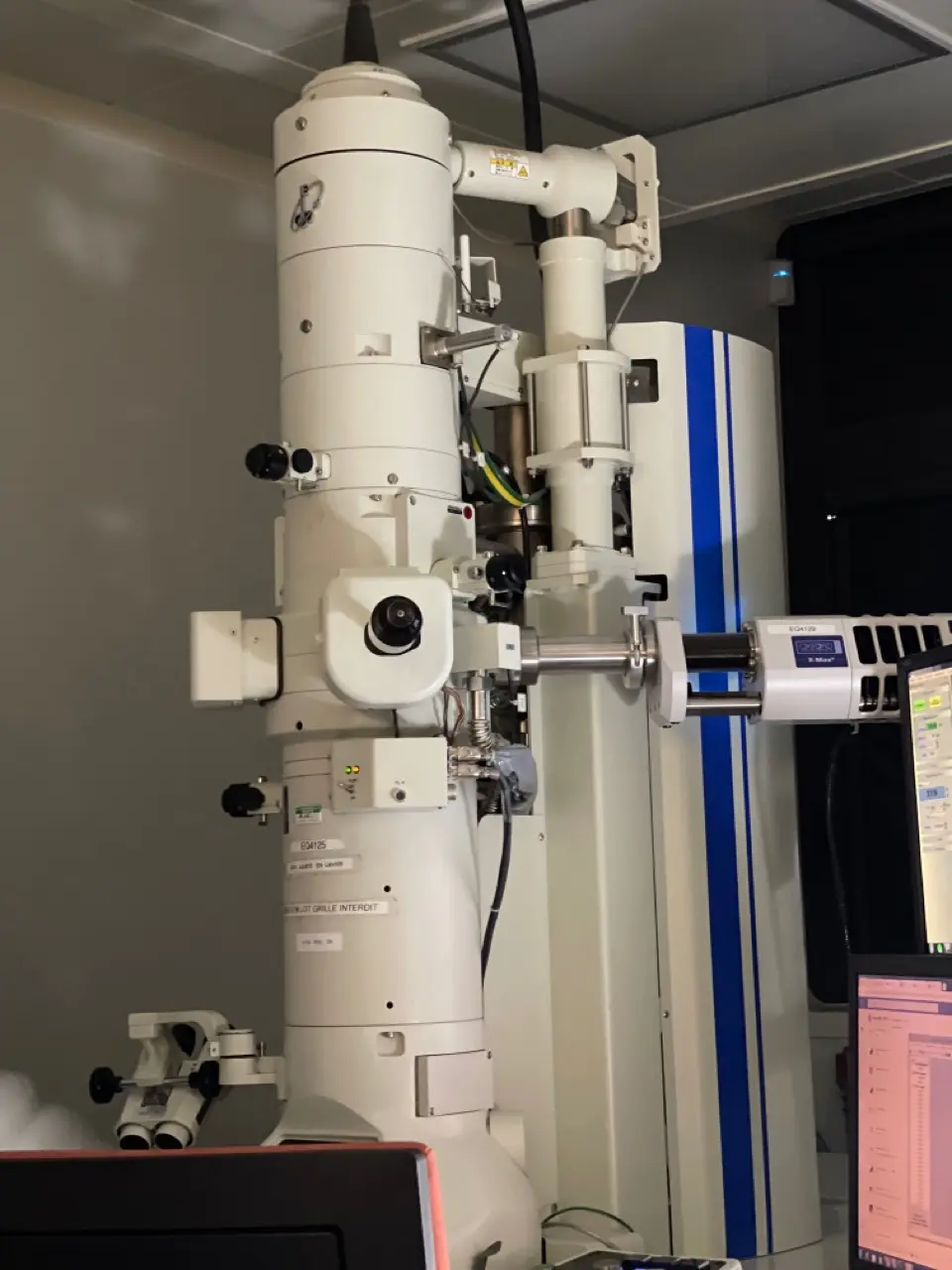 Microscope Optique à Lumière Polarisée