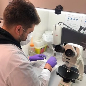 technicien-laboratoire-analyse